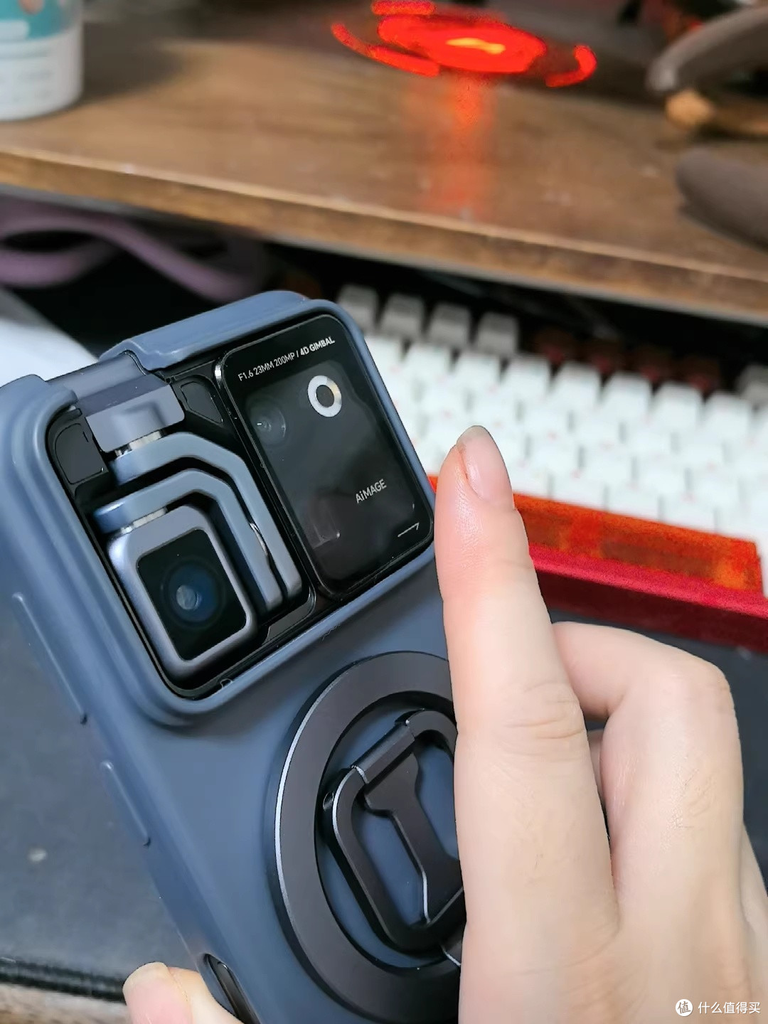 会转头会跟拍的荣耀Robot Phone