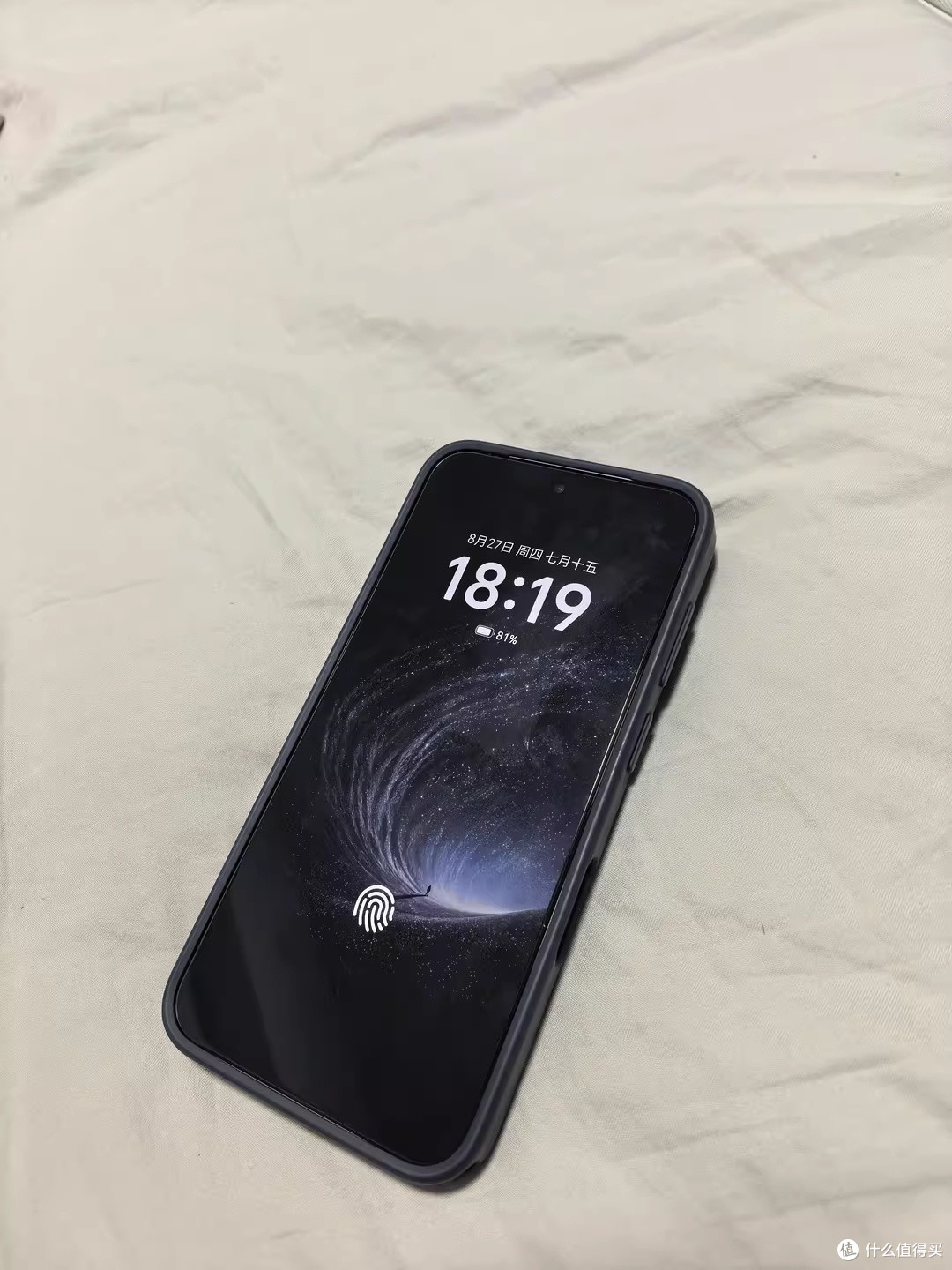 荣耀Robot Phone：云台加持，直播跟拍稳如泰山