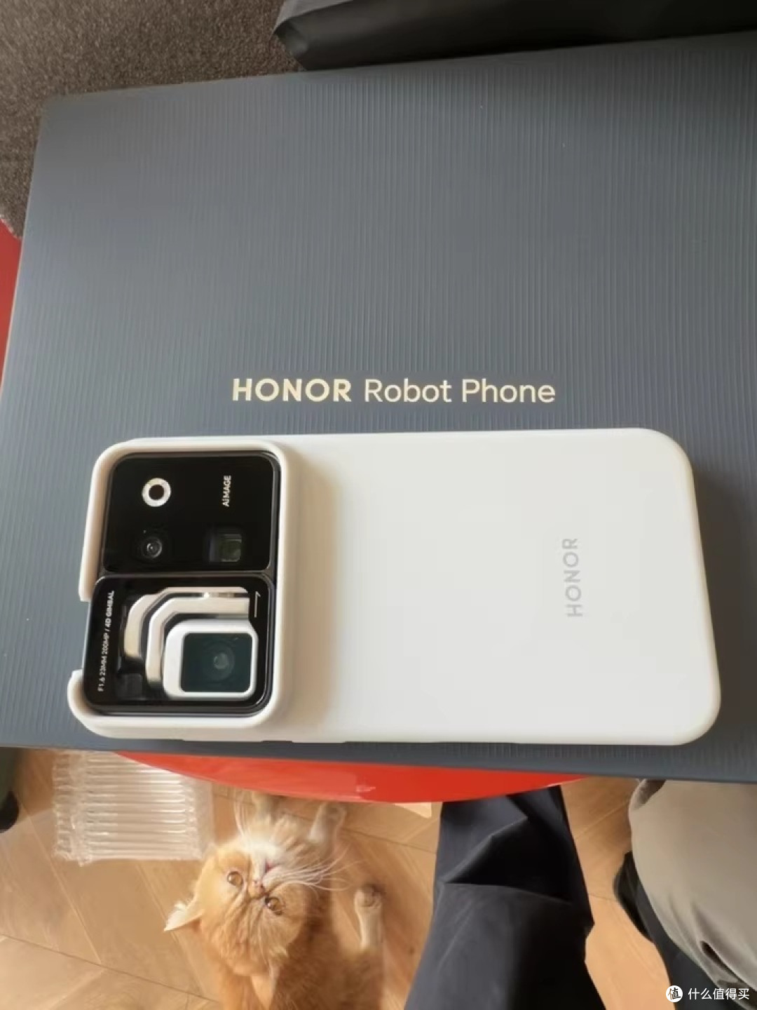 手机长出小脑袋：荣耀Robot Phone