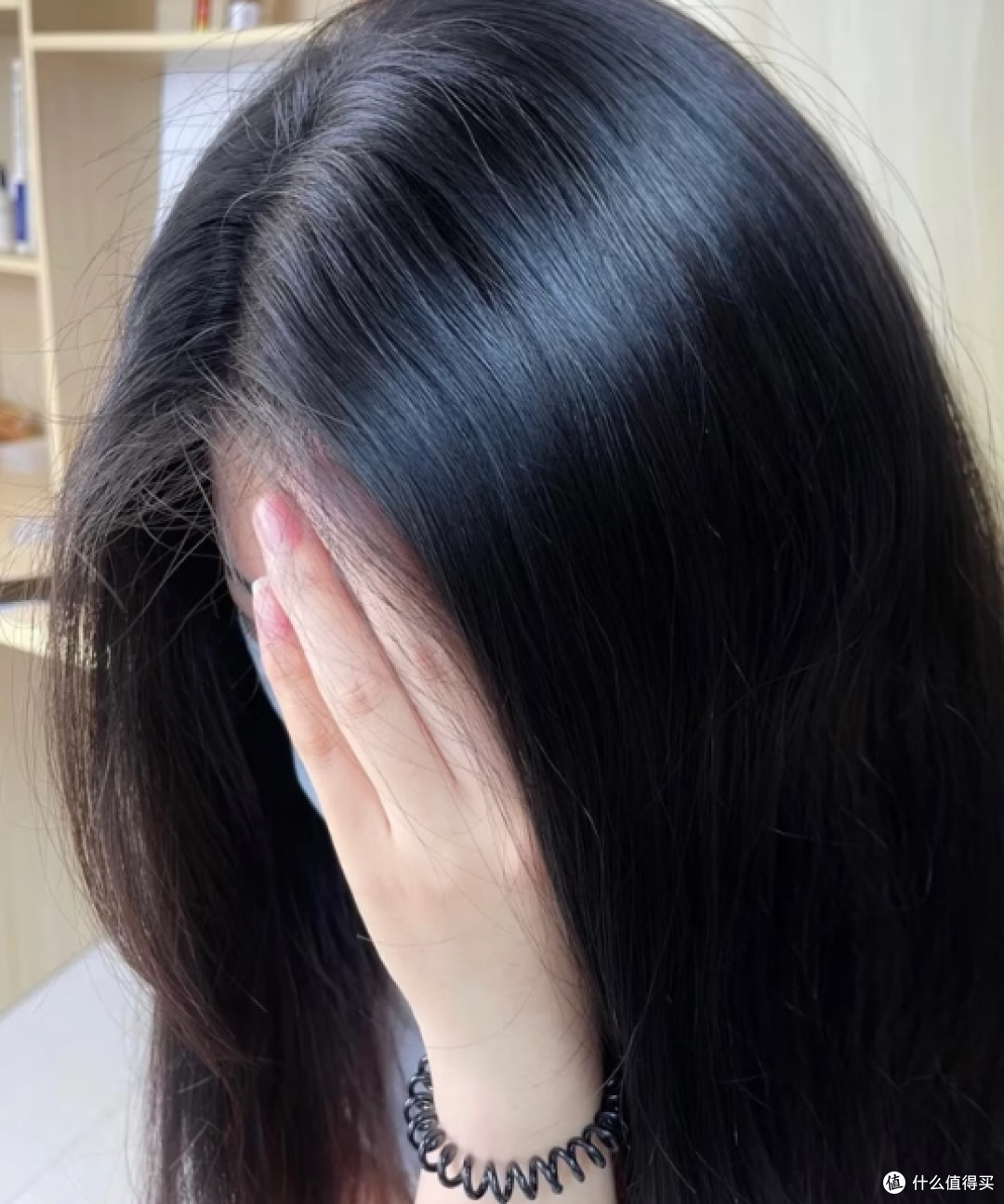 干发丝还疯狂长头屑怎么办?干燥头皮+反复头屑洗发水这样选更稳