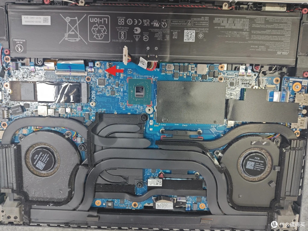 ROG 魔霸新锐清灰换相变片 + 加装固态，液金机型也能放心造