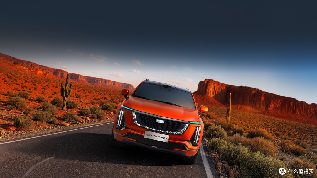 凯迪拉克 XT5 PHEV 上市:25.99 万起的豪华插混也卷起来了?