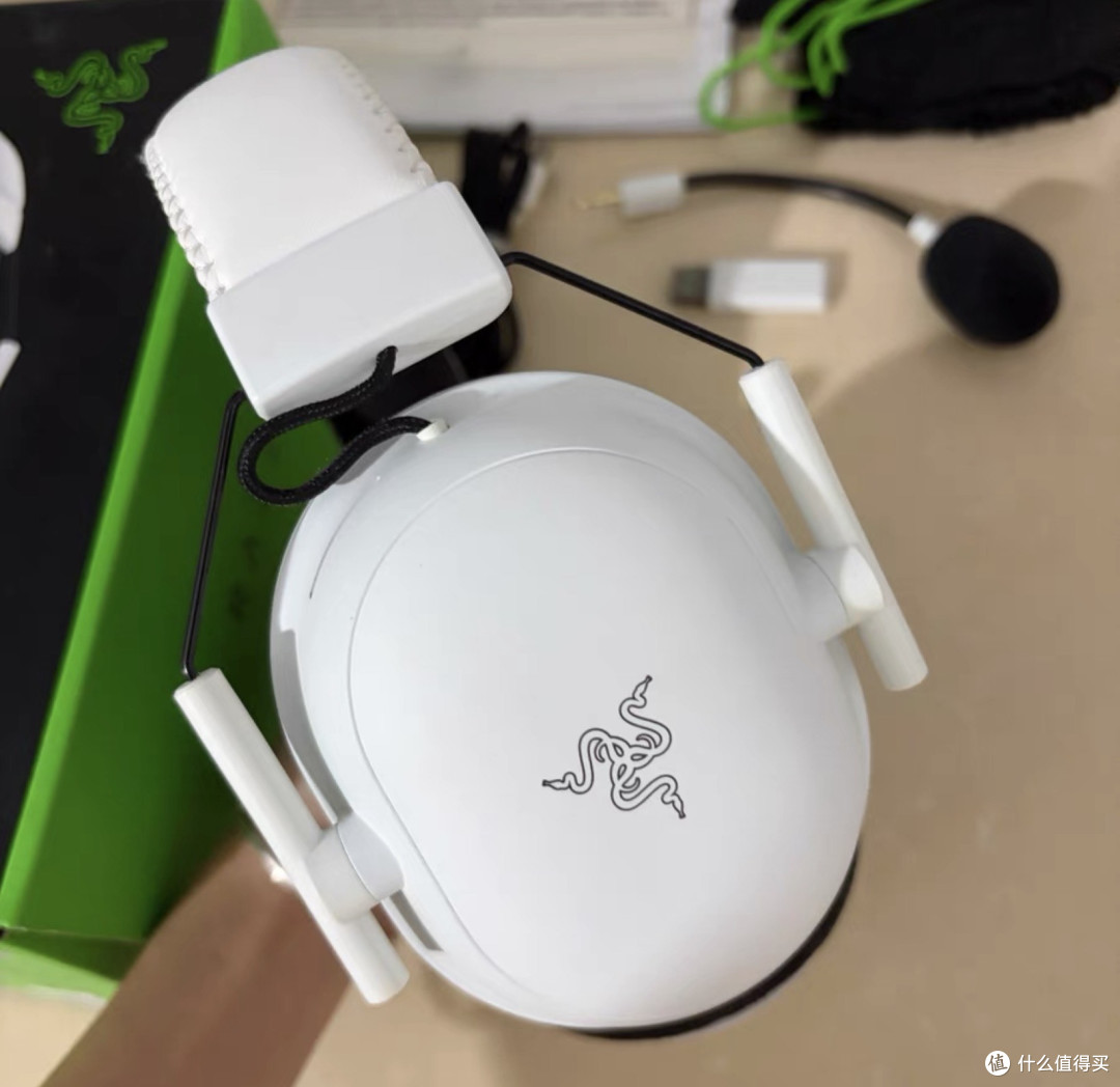 闲鱼惊现雷蛇黑鲨V2 Pro，2.4G无线游戏耳机，二手350块无人问津