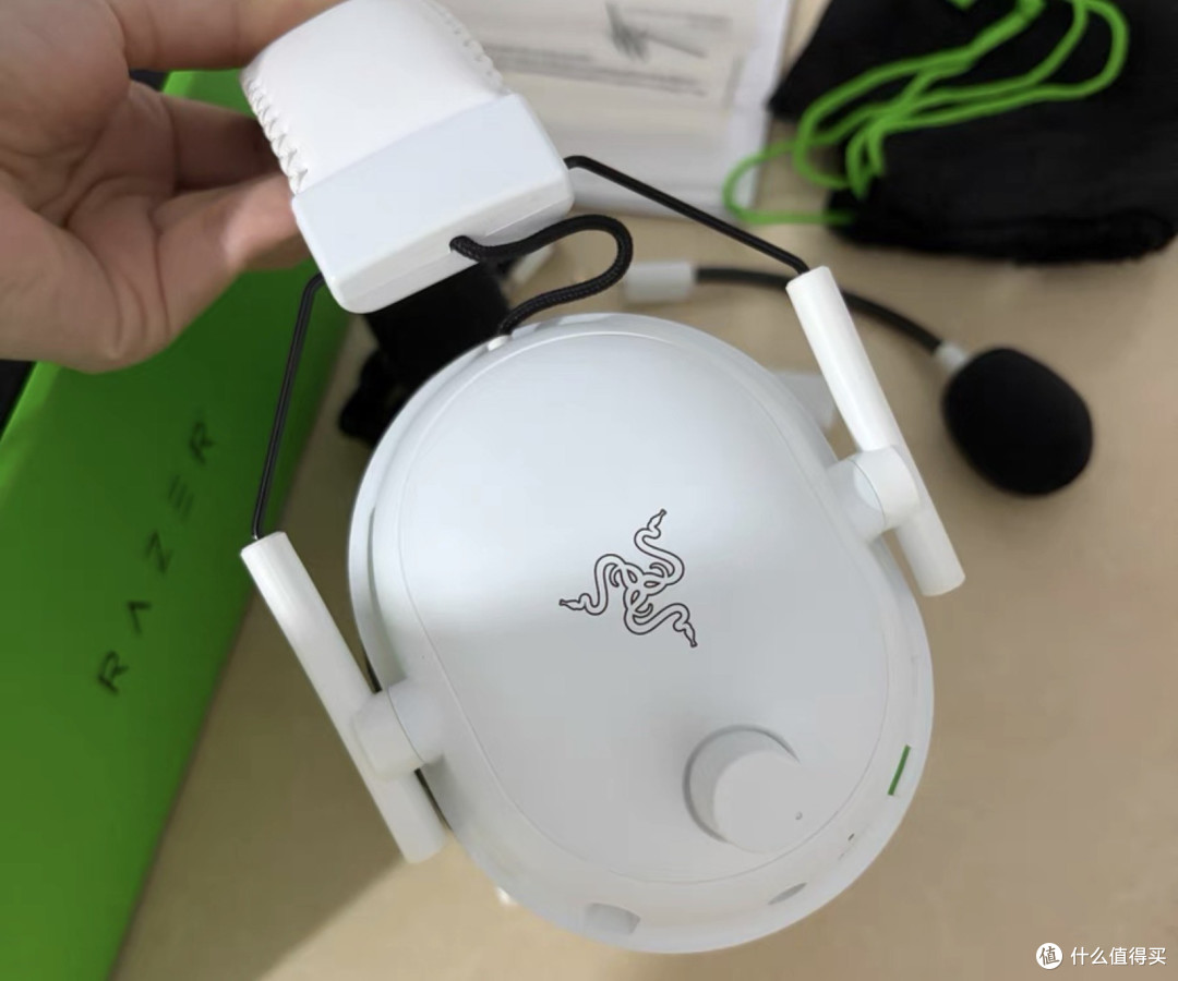 闲鱼惊现雷蛇黑鲨V2 Pro，2.4G无线游戏耳机，二手350块无人问津
