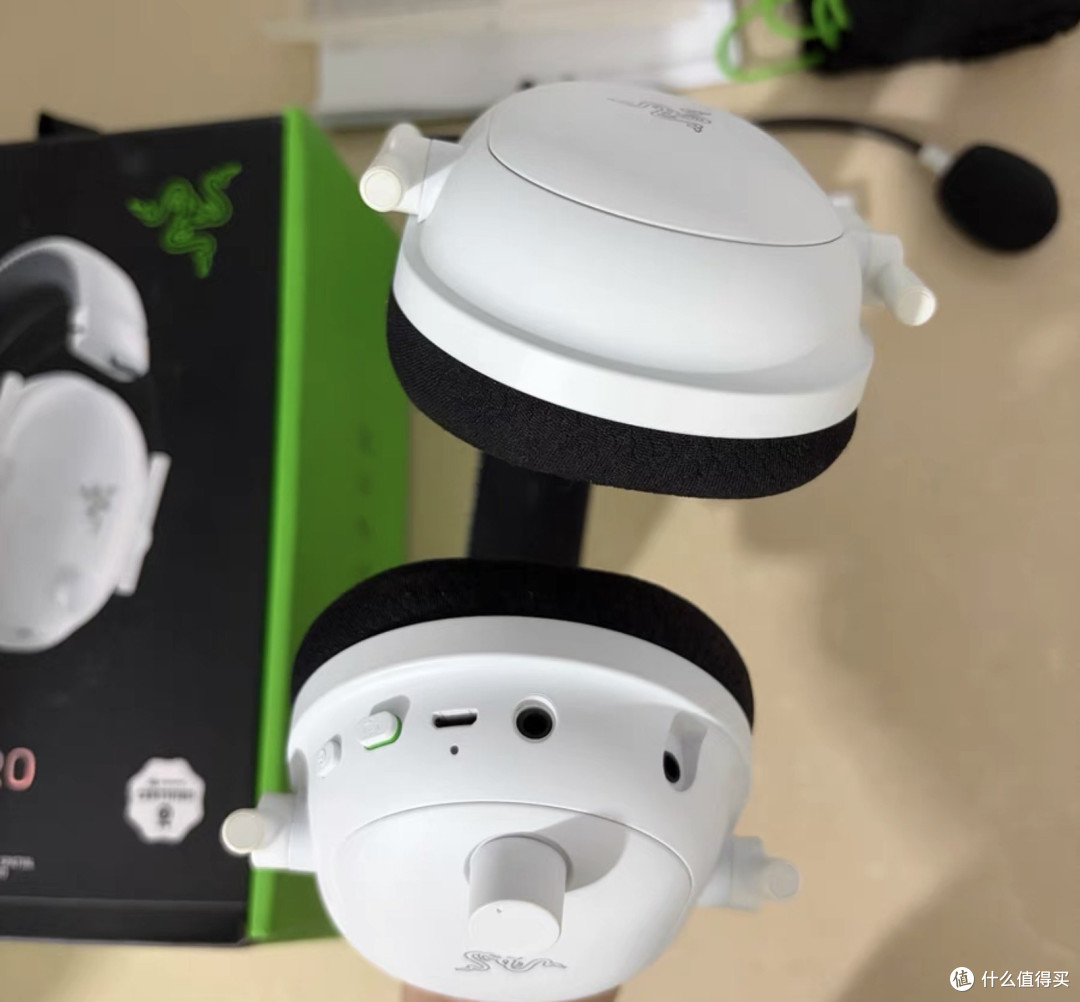 闲鱼惊现雷蛇黑鲨V2 Pro，2.4G无线游戏耳机，二手350块无人问津