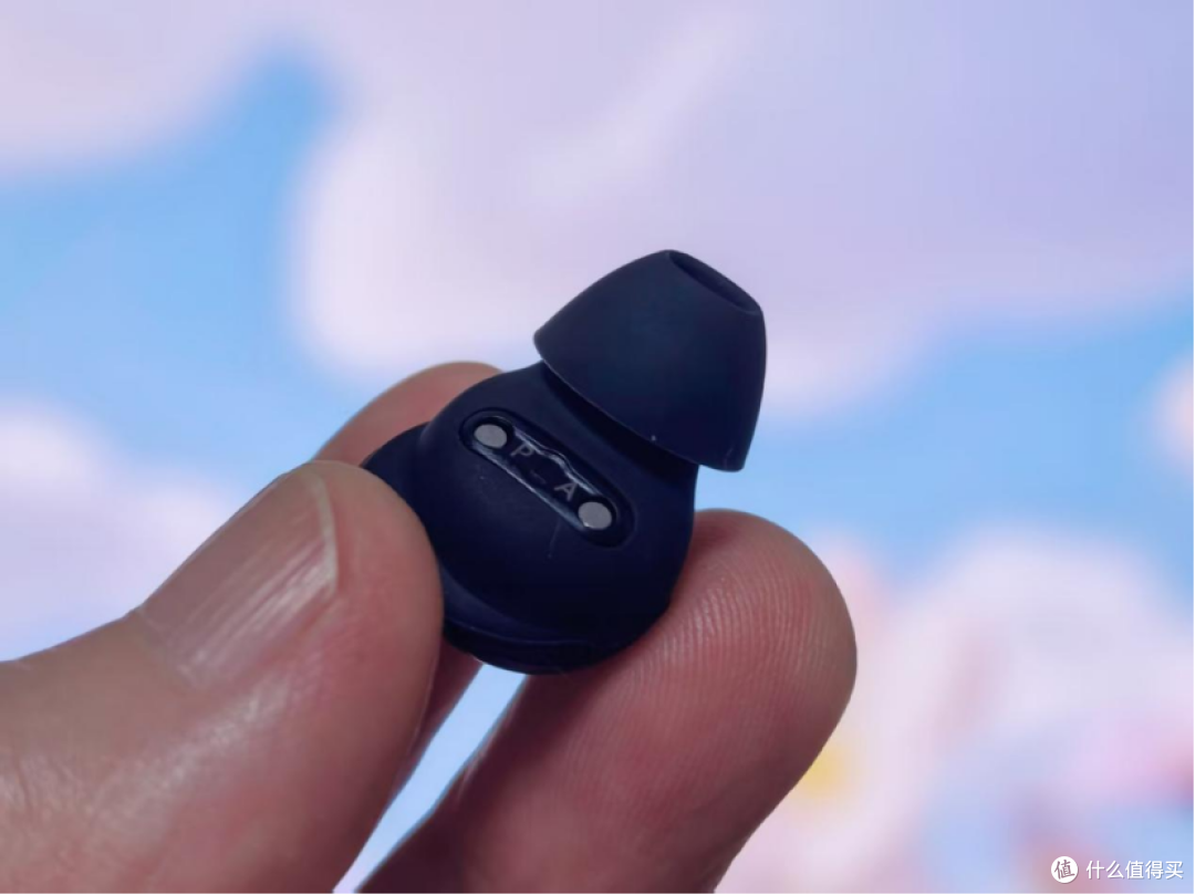 侧睡党狂喜？2.8g的蛇圣小梦Pro，真能戴着睡觉不压耳？