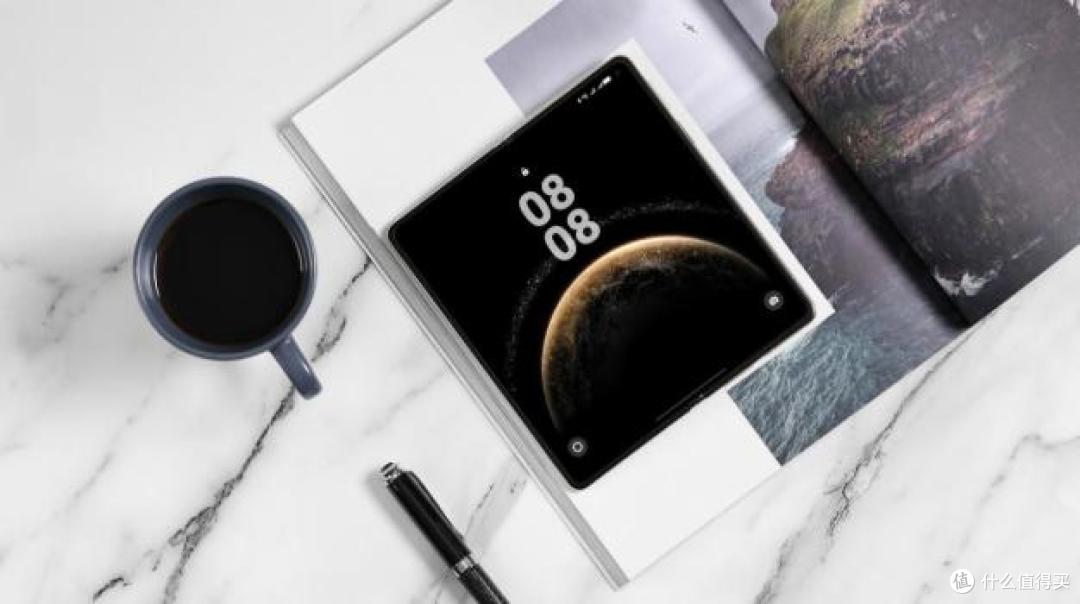 都卖8999,华为Mate X6把iPhone 17 Pro逼到墙角,但先别急着站队