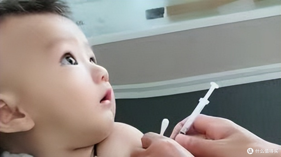 宝宝出生的时候为什么哭，是疼哭的吗？宝宝:有点疼，但不多！