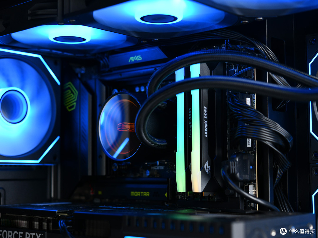 【图赏】CUDIMM 高频猛将!新乐士屠龙勇士 DDR5 RGB 8800MT/s