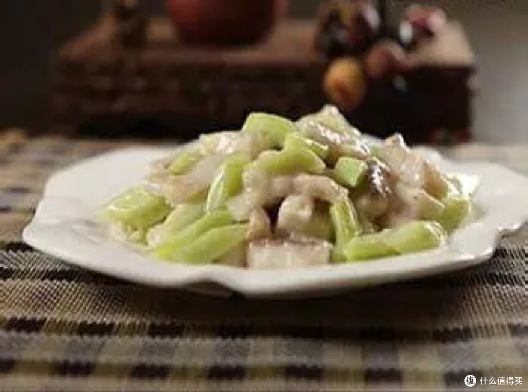 白蹦鱼丁：清真老菜，一白见真章