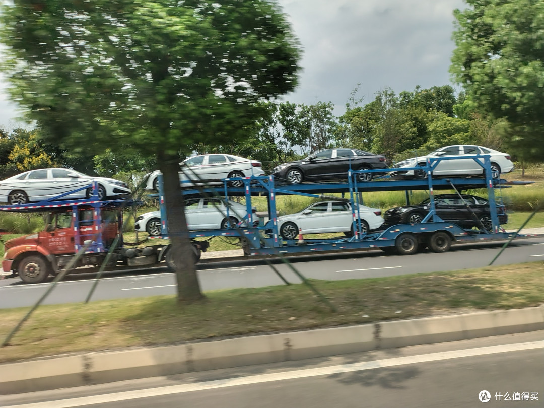 托运汽车到底要几天?实测3条线路的时间差异,别光听报价忽悠
