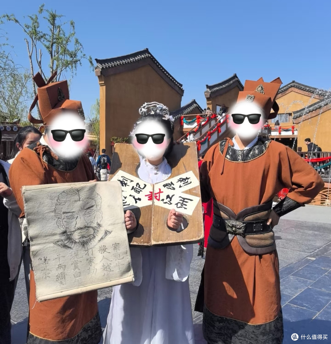 21岁景区NPC一次打10支玻尿酸：她的焦虑是真的，但心不靠"填"的