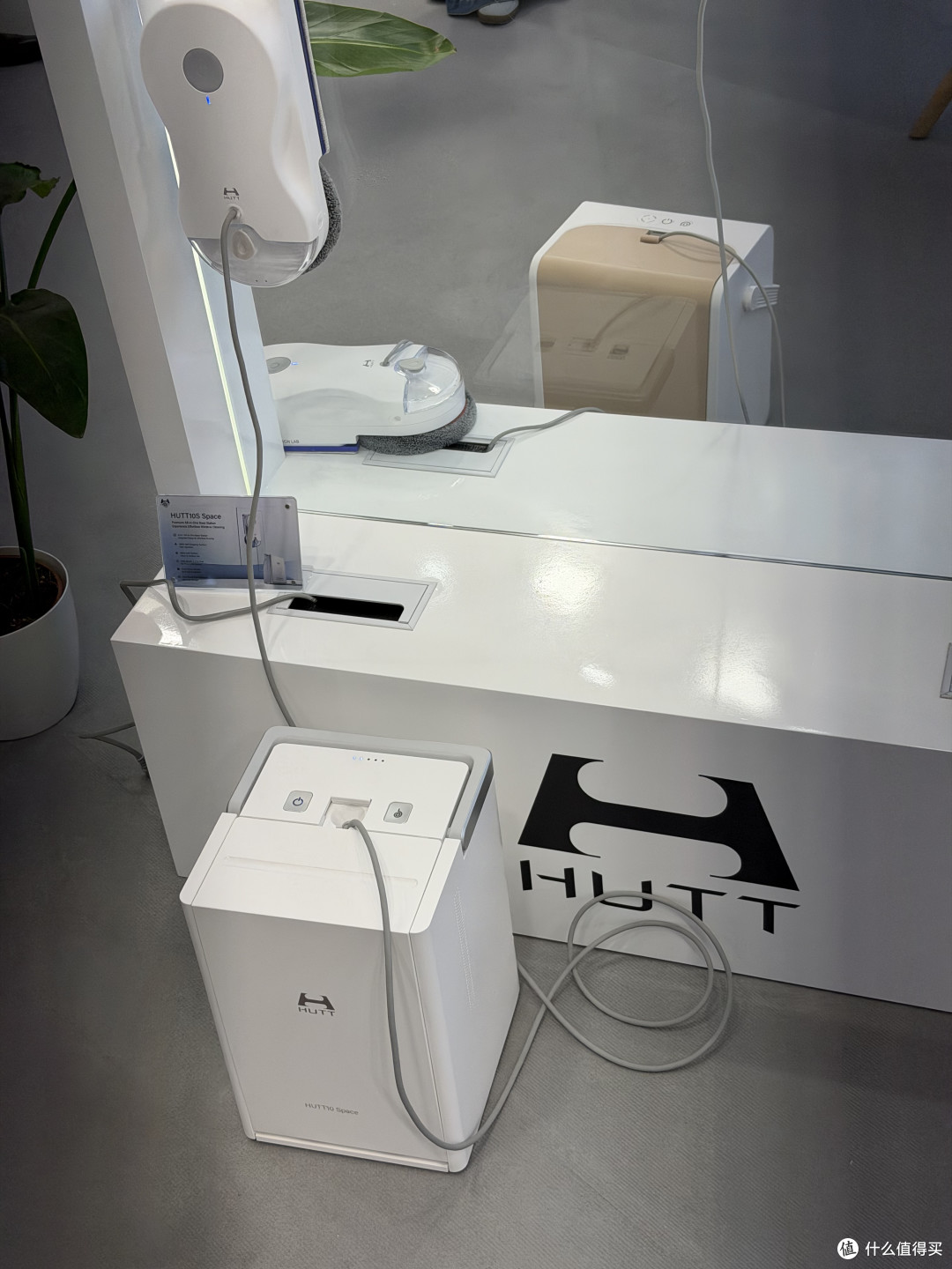 赫特IFA 2026:HUTT10S方圆擦窗及扫床机器人双线新品首发