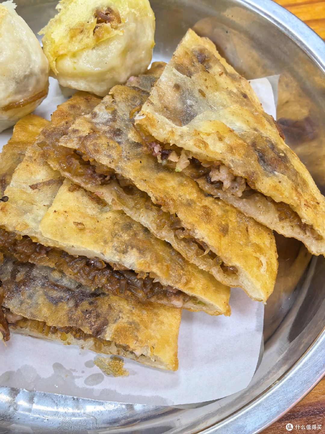 来站在郑州上万家胡辣汤店顶点的刘相五喝汤