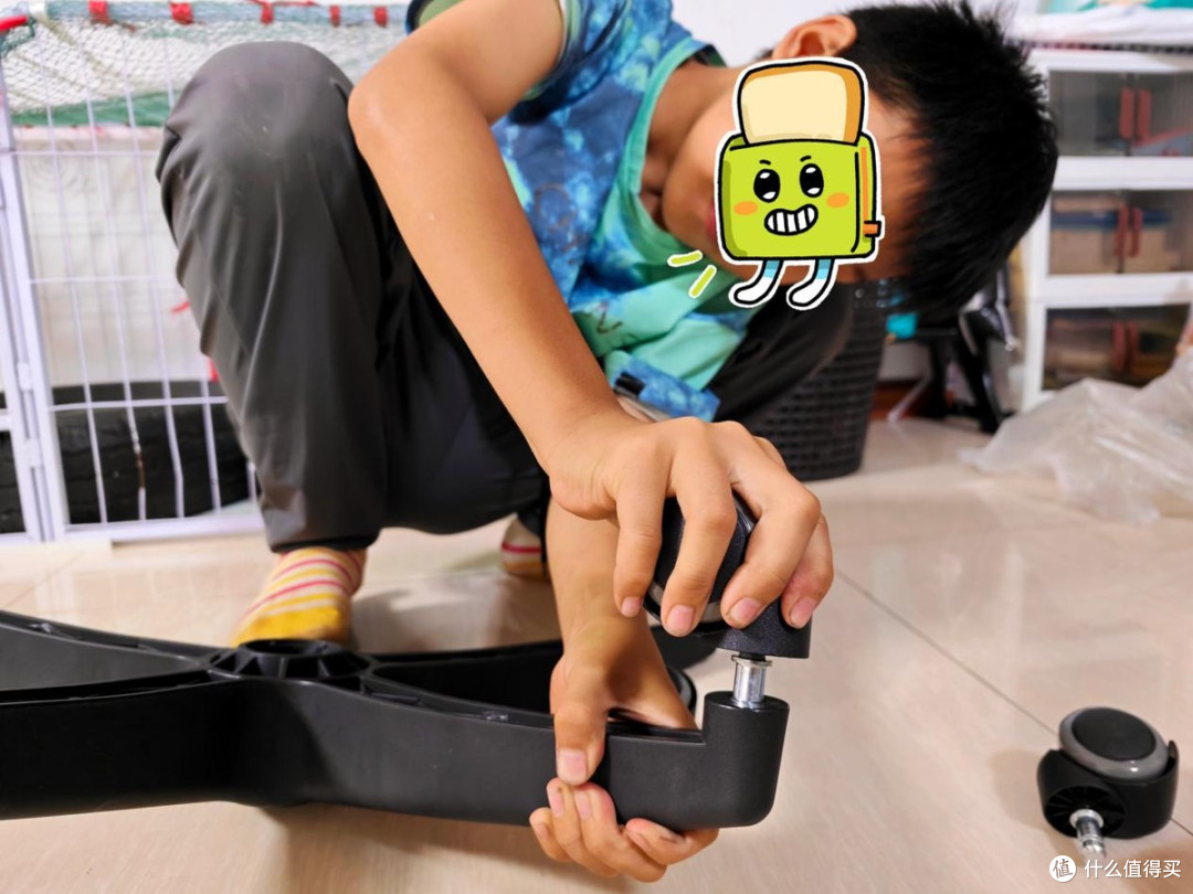 居家办公双适配 夏草木Fit-CC人体工学椅实测