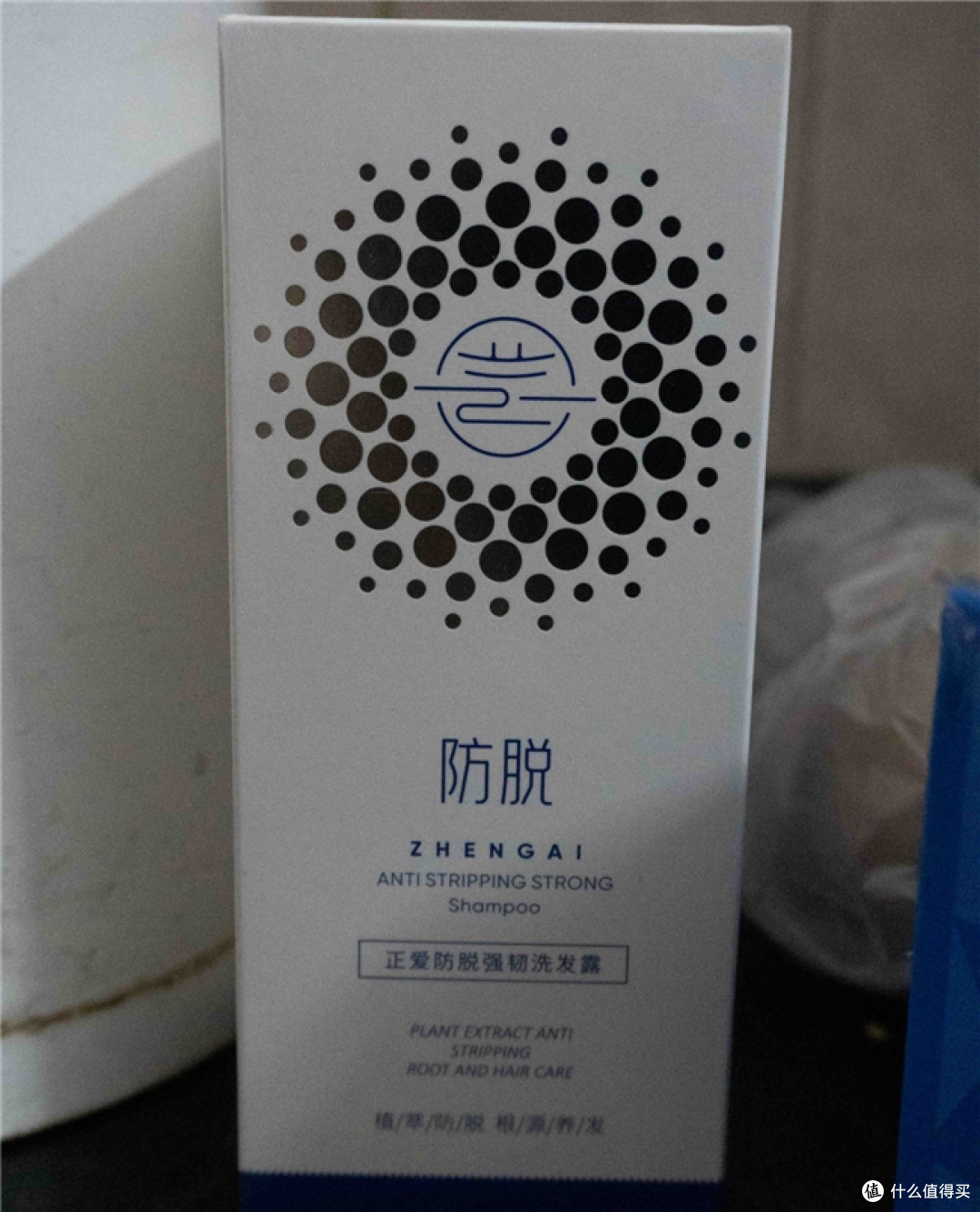 每天梳头就心慌的掉发人，防脱洗发水到底怎么挑才不白洗