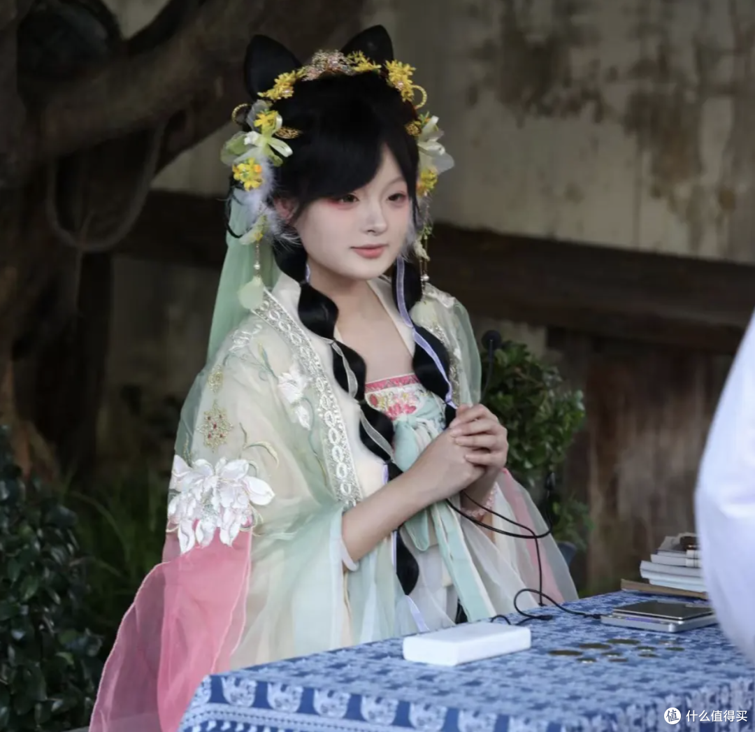 景区NPC女孩一次打10支玻尿酸:医美救不了容貌焦虑