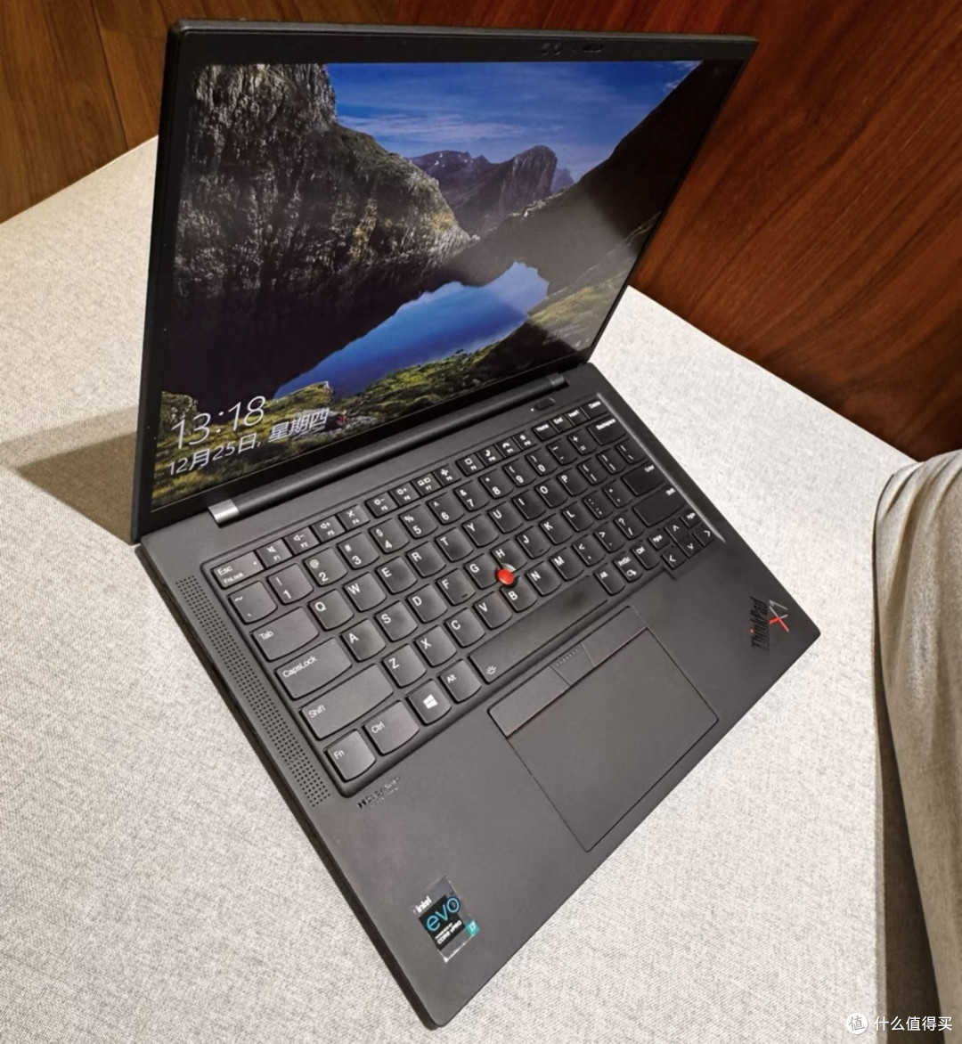 当年卖1万2的ThinkPad旗舰，现在2000块出头：X1 Carbon还香吗？