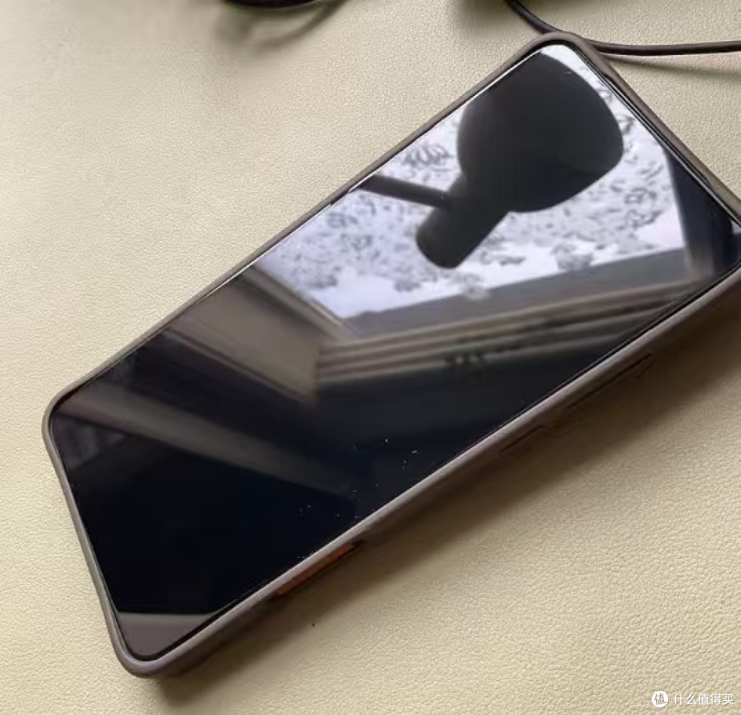 OPPO Find X9 Ultra 手机实测：10倍长焦+AI修图，出门少带相机