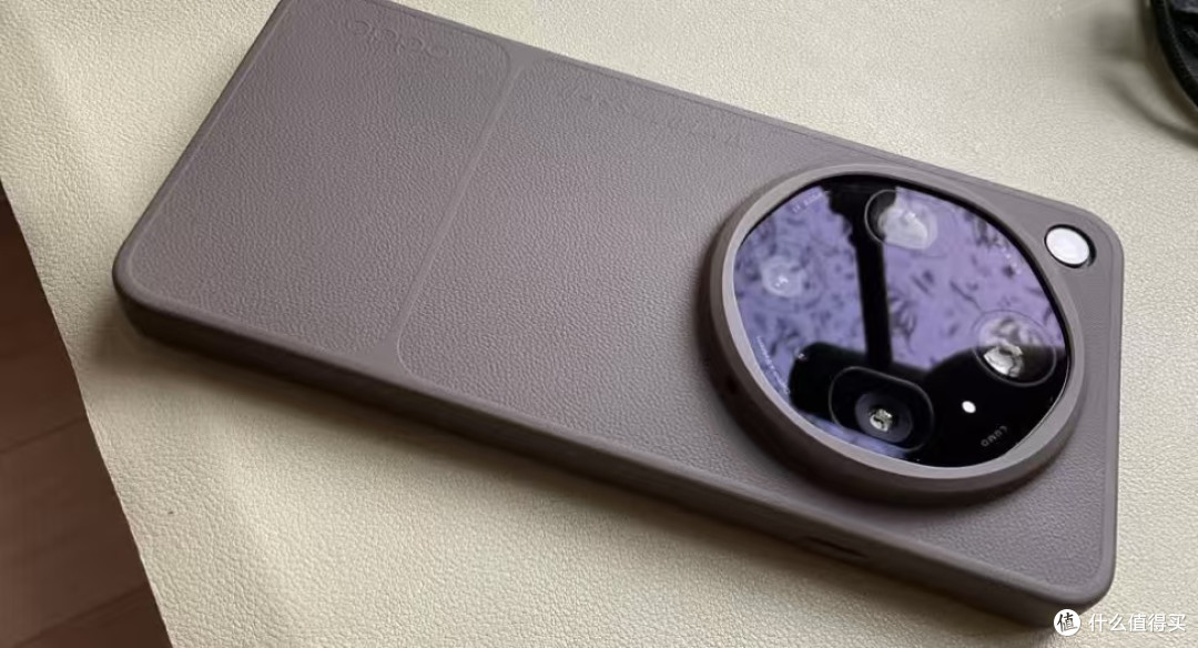 OPPO Find X9 Ultra 手机实测：10倍长焦+AI修图，出门少带相机