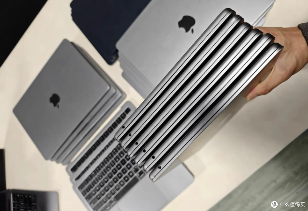 "无头骑士"是啥？闲鱼惊现没有屏幕的MacBook，485块一台还能开机