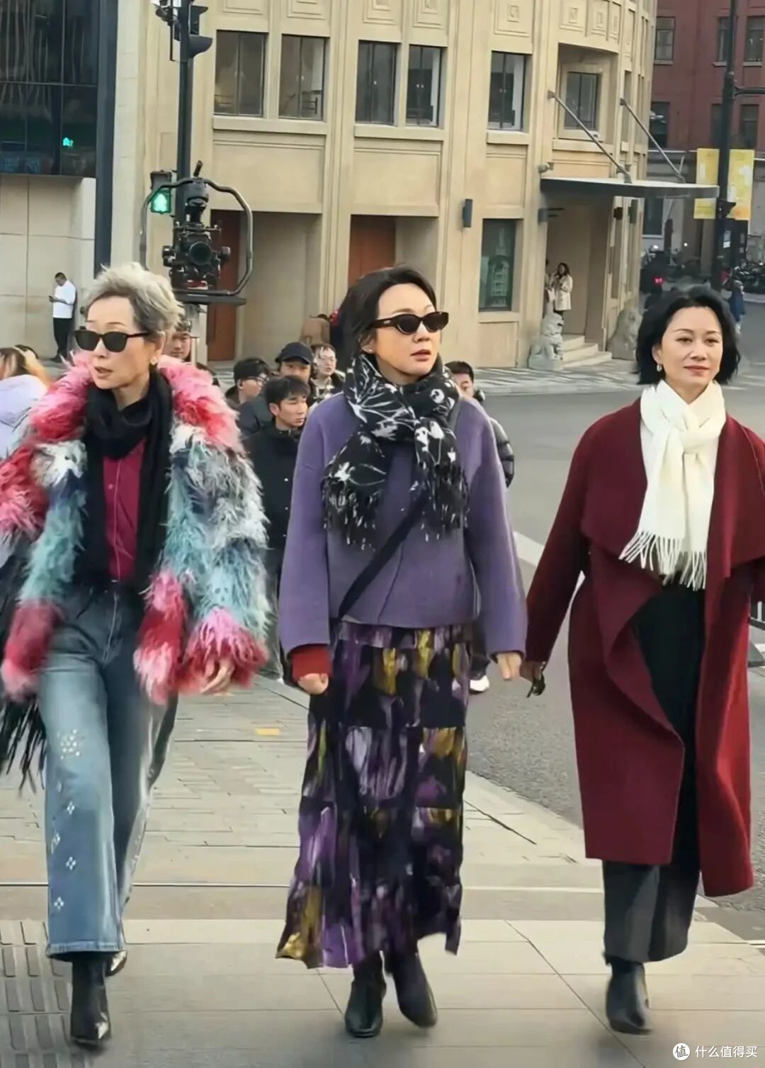 闫妮叶童倪虹洁演仨退休大姐谈恋爱，全网笑了，我看完却笑不出来