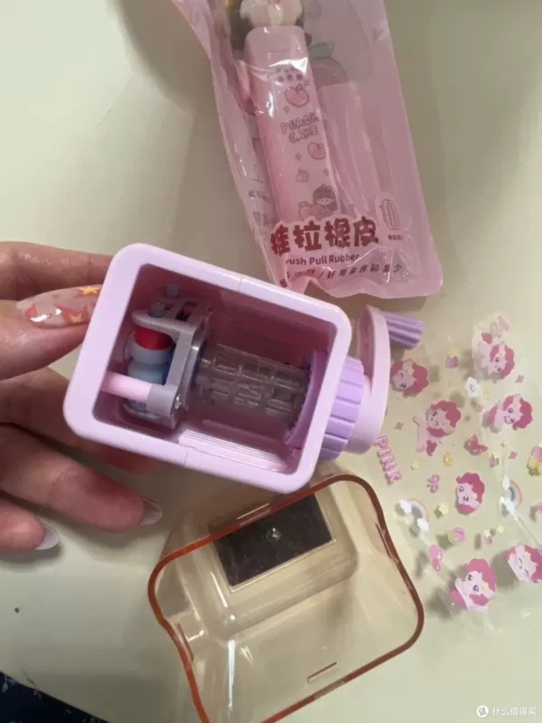 熊猫手摇削笔机的安全设计