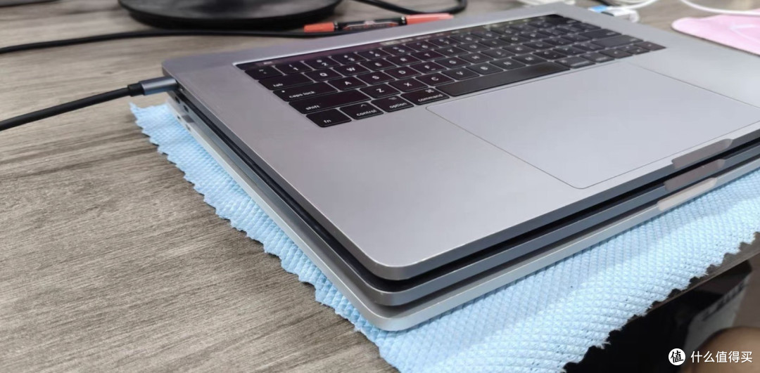 闲鱼大量涌入无头MacBook Air 2017,420块外接显示器当Mac mini