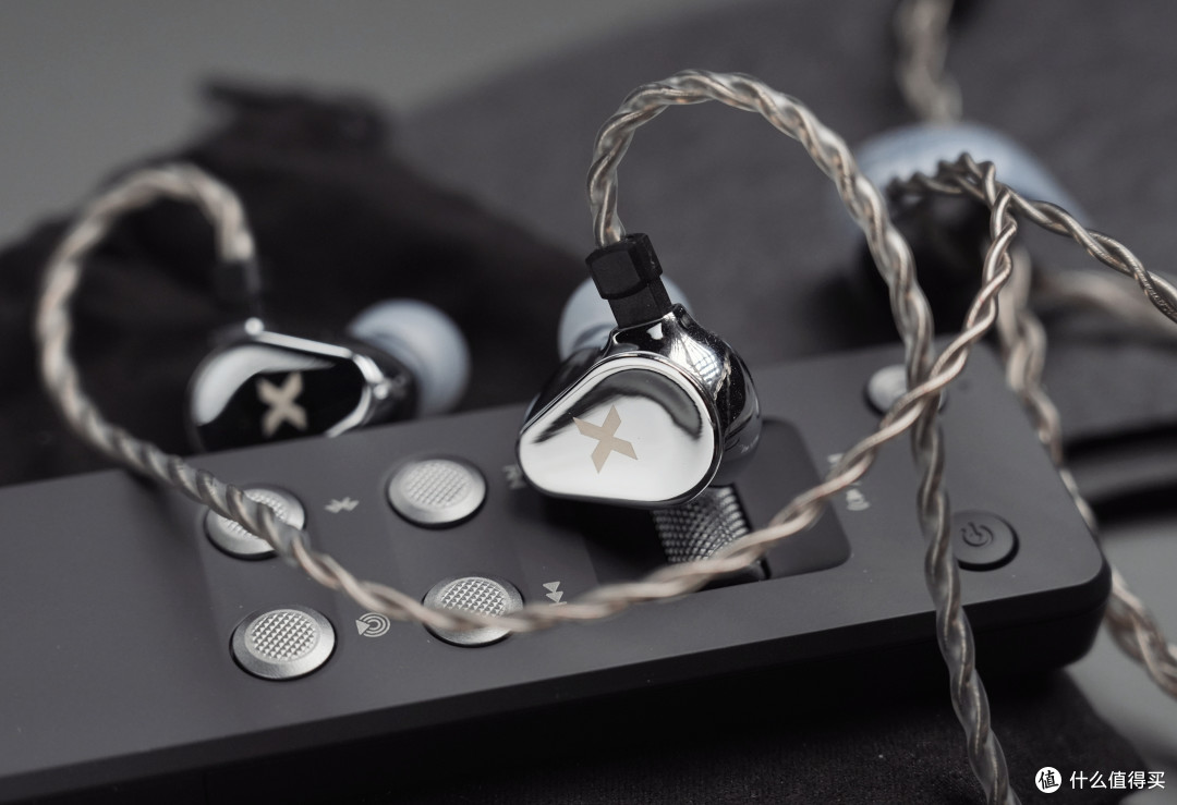 断档...了吗？达音科TITAN X的统治力有点强