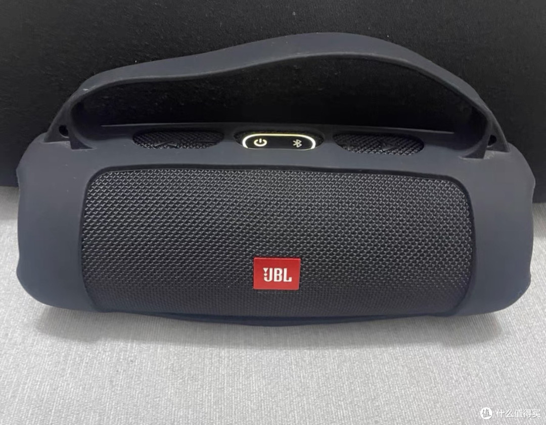 大量JBL Charge 4流入闲鱼，续航15小时还能反向充电，标价350块
