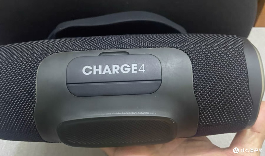 大量JBL Charge 4流入闲鱼，续航15小时还能反向充电，标价350块