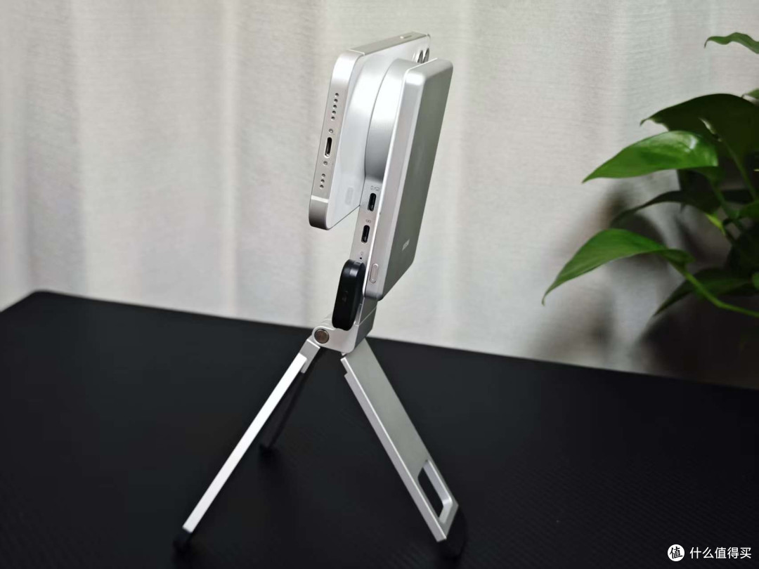 外拍减负神器阿卡西斯MS1磁吸支架硬盘盒实测，一物搞定存储+支架