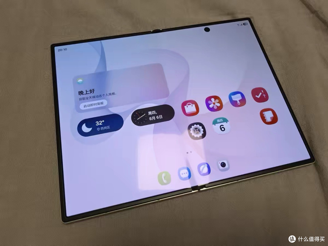 万元折叠屏怎么选|三星Galaxy Z Fold8上手体验