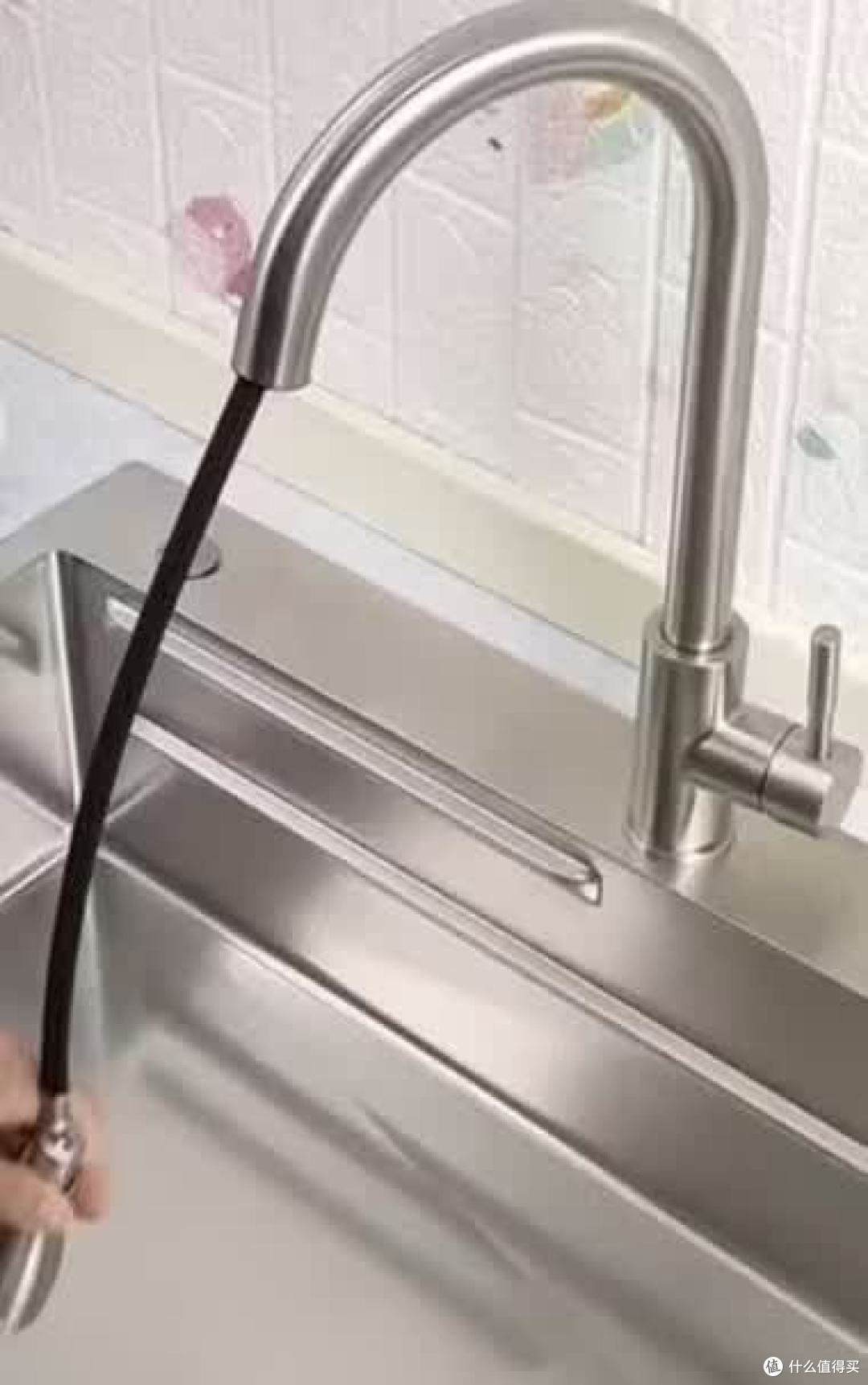 旧房厨房大升级！换掉难用老水槽，挖到宝藏大水槽✨