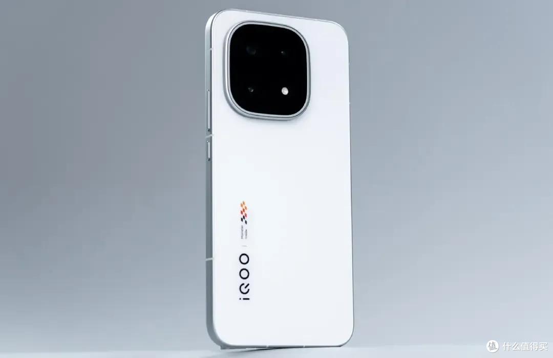 一加15和iQOO 15对比:到底选择哪一款比较好?