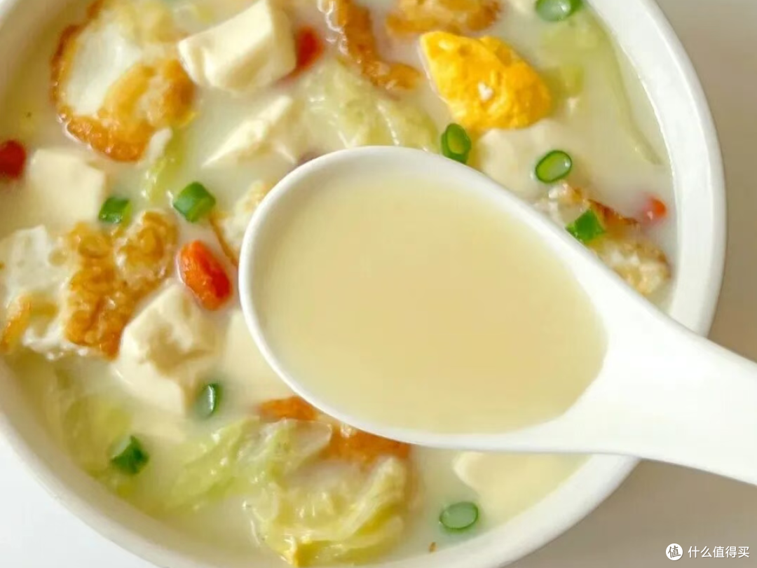 白菜豆腐汤｜汤底奶白鲜醇，清爽不厚重，十分钟就能上桌