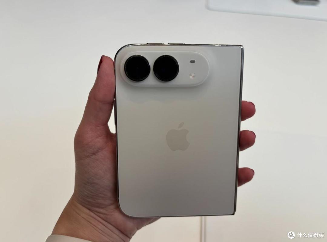 苹果首款折叠iPhone正式亮相:iPhoneDuo售价15999元起,会买吗?