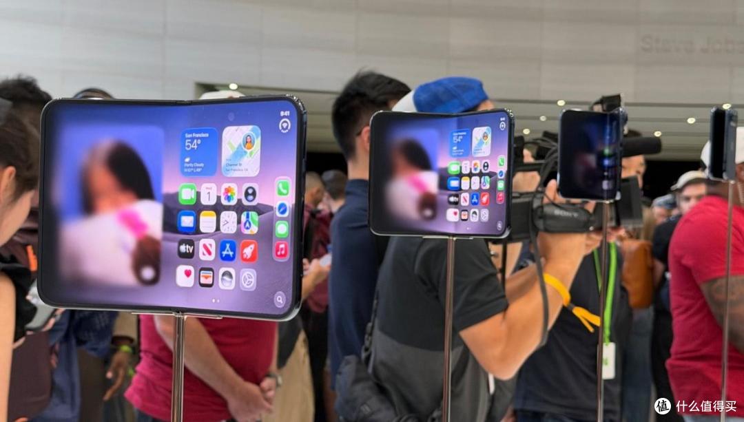苹果首款折叠iPhone正式亮相:iPhoneDuo售价15999元起,会买吗?