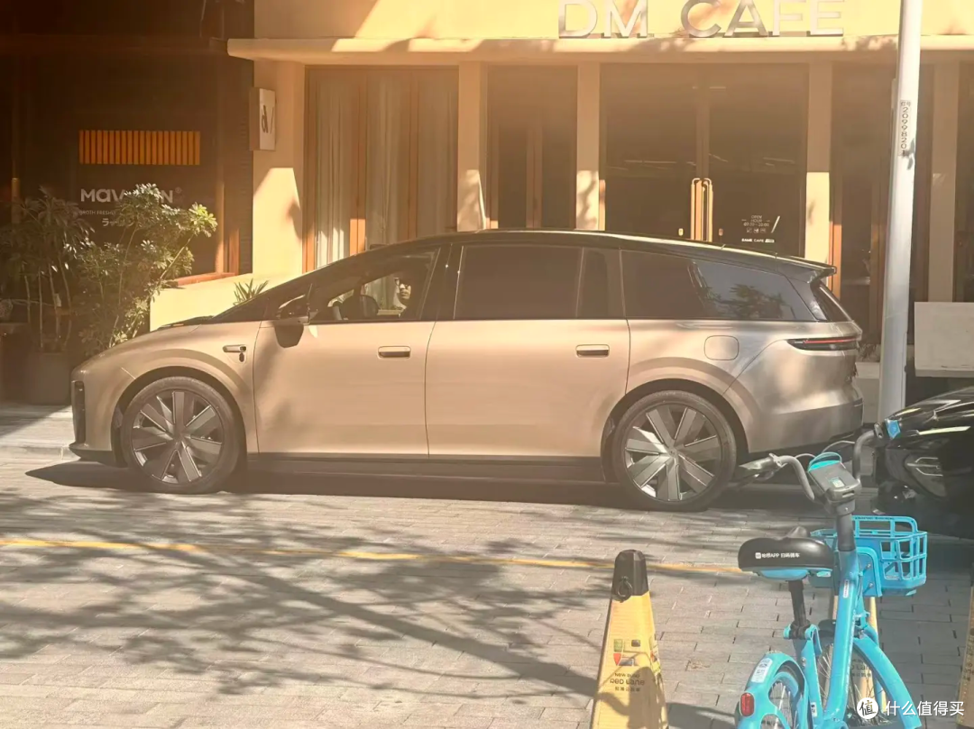 把“客厅”搬进六座SUV?理想i9官宣9.16发布:二排能转对坐
