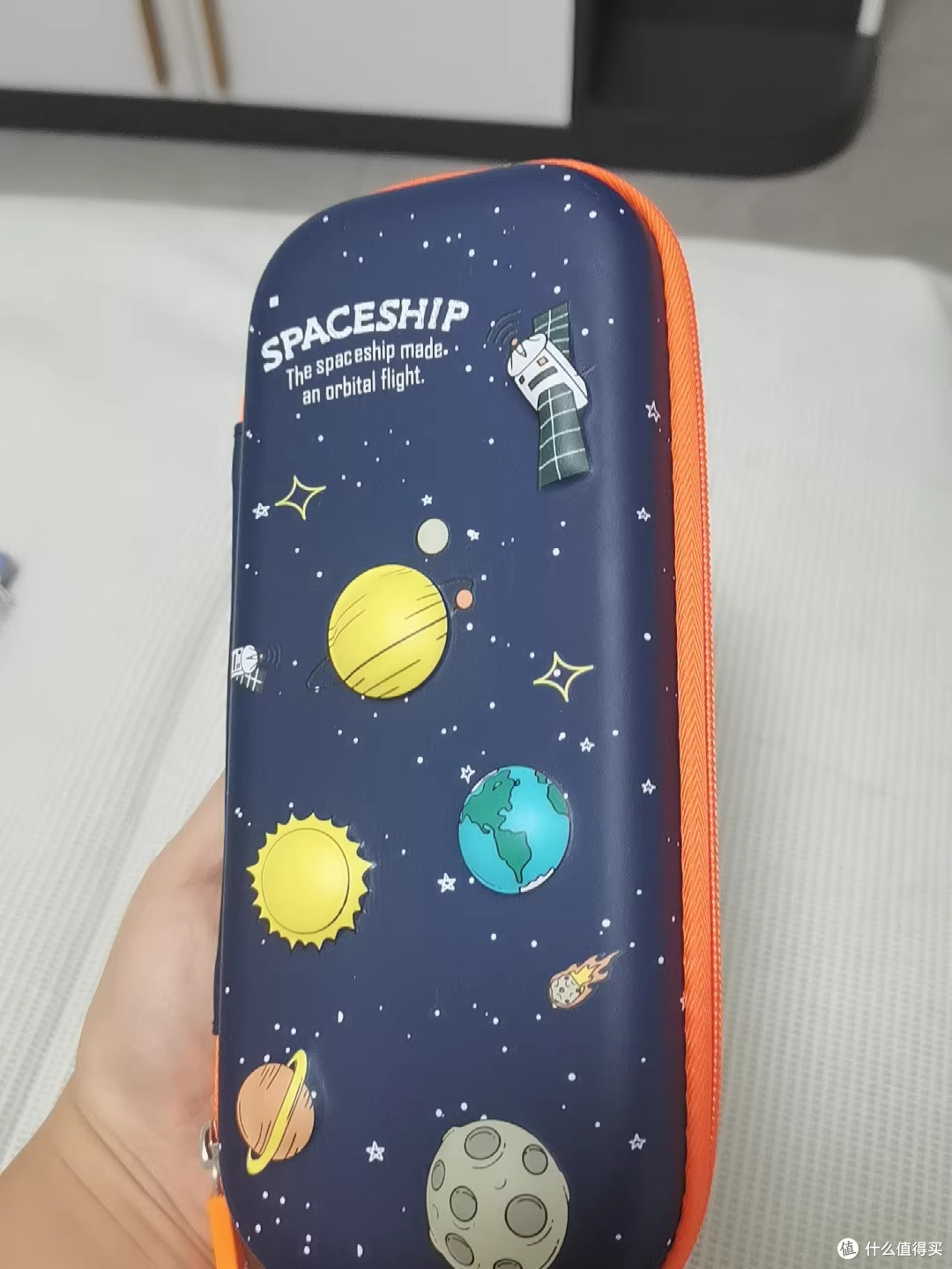 给孩子入得力3D星空EVA笔盒,省心又惊艳