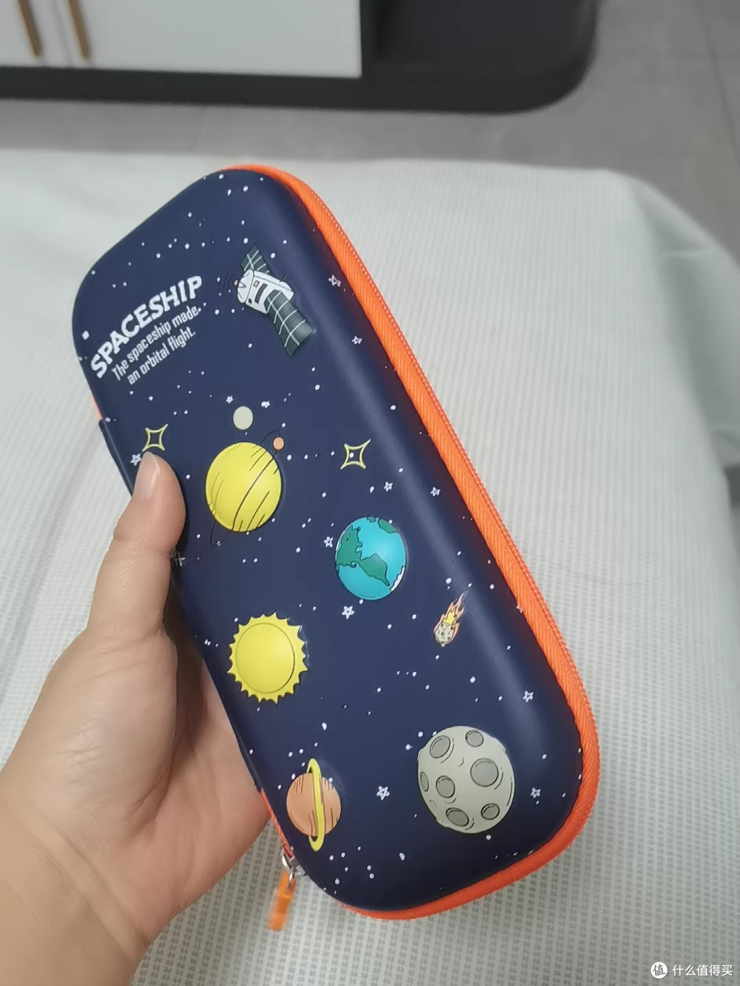给孩子入得力3D星空EVA笔盒,省心又惊艳