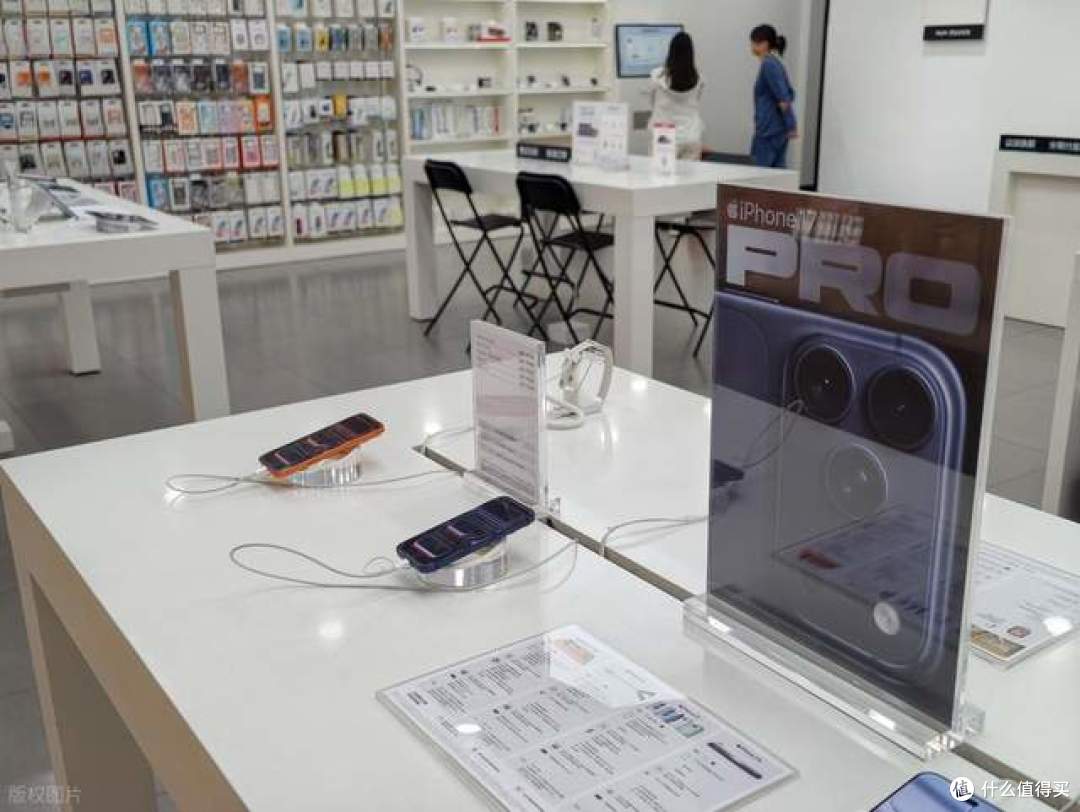 打破铁律！iPhone17全系涨价800元，上代不降价，等等党彻底傻眼