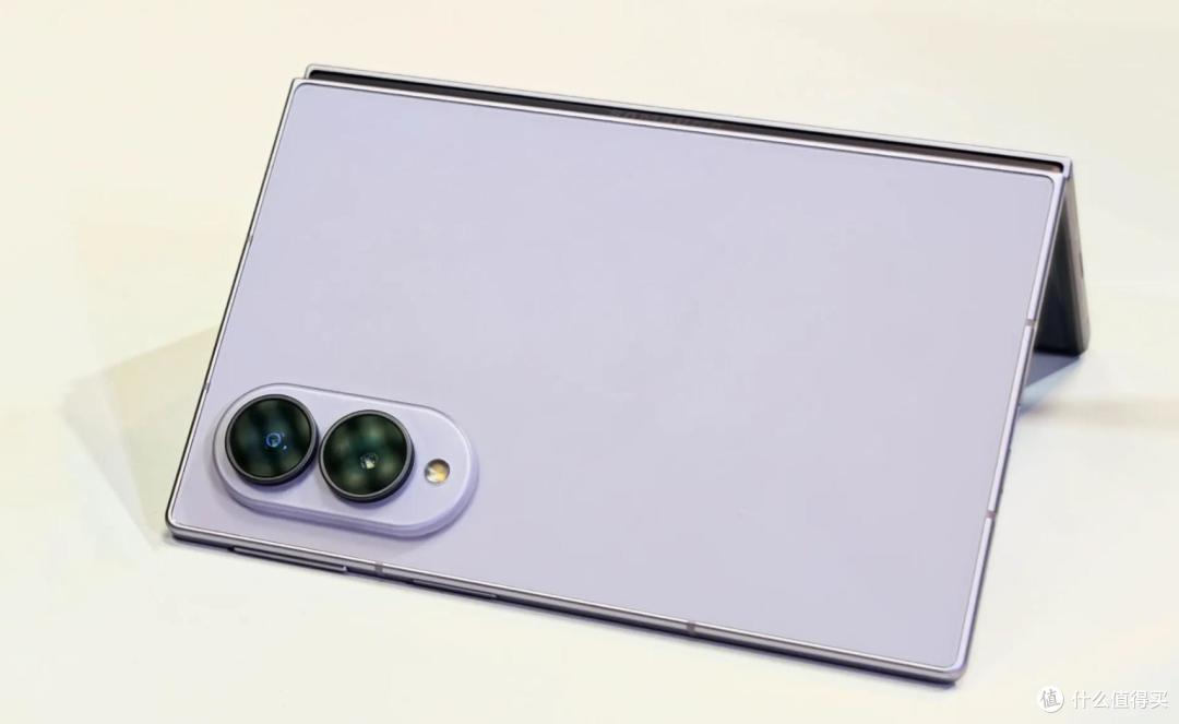 iPhone Duo对比三星Fold8:苹果第一次做折叠屏,差距还有多大?