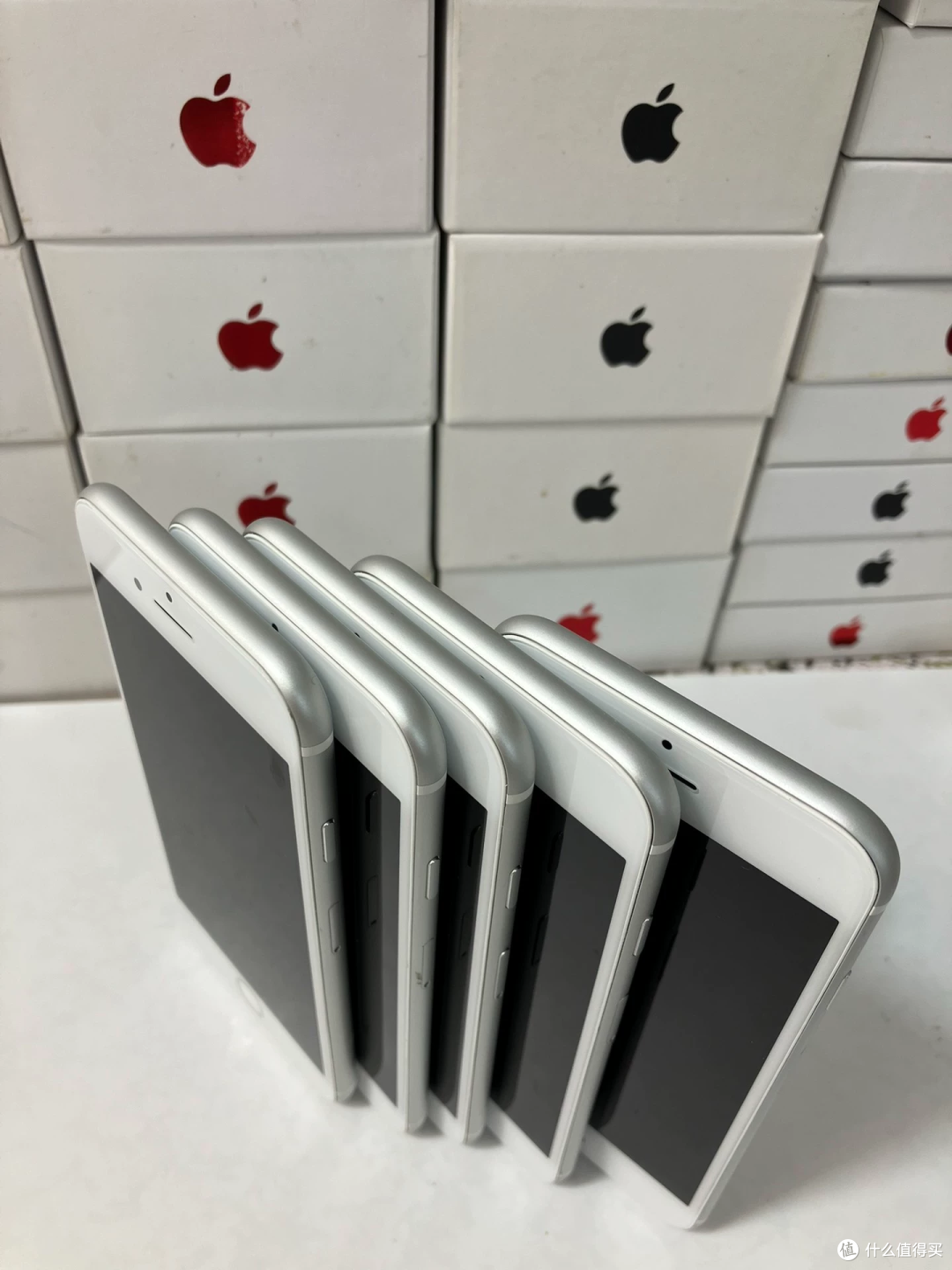 699元起iPhone SE3外版无锁：便宜三千的代价是什么