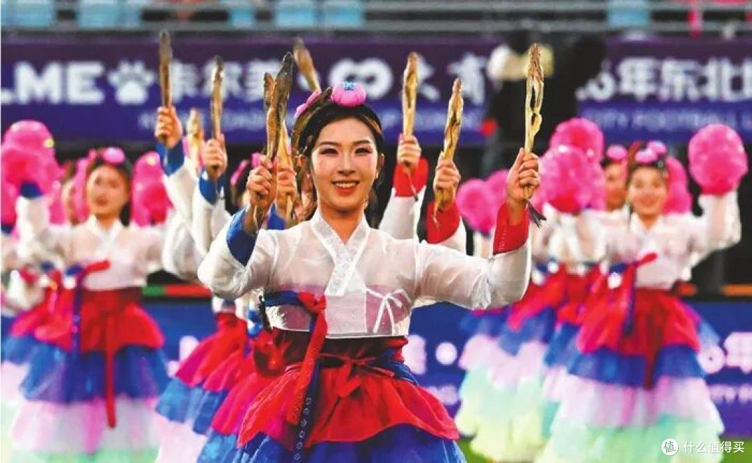 一支啦啦队让延吉冲上热搜:一条“奶奶裤”,带火一座城