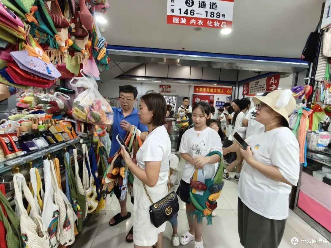 一支啦啦队让延吉冲上热搜:一条“奶奶裤”,带火一座城