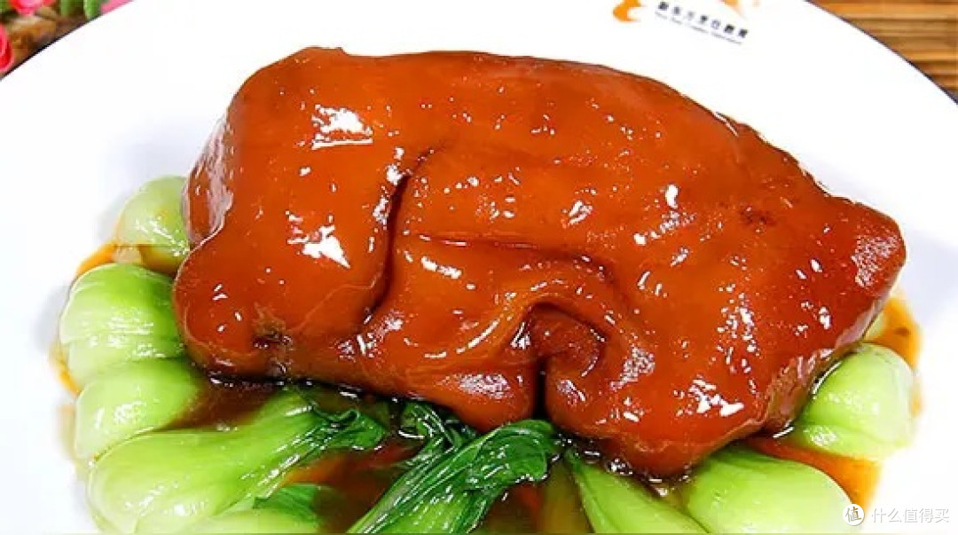 扒肘子：席上大件，一锅慢煨出人间醇厚