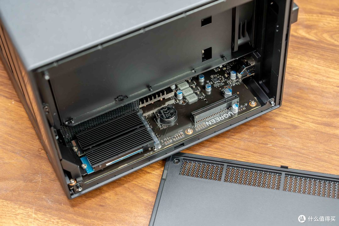 AI NAS真的是噱头么？聊聊我上手的绿联IDX6011 Pro  全网首发