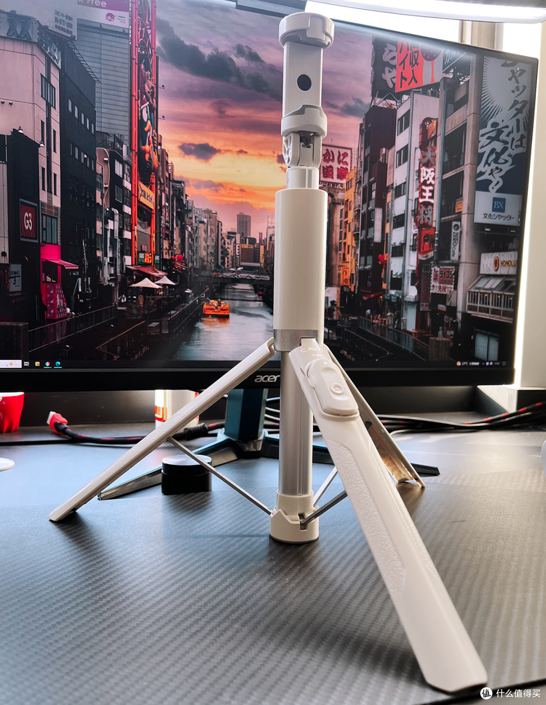 往地上一丢就自动站稳!实测凯唯斯丢丢杆,拍照党狂喜