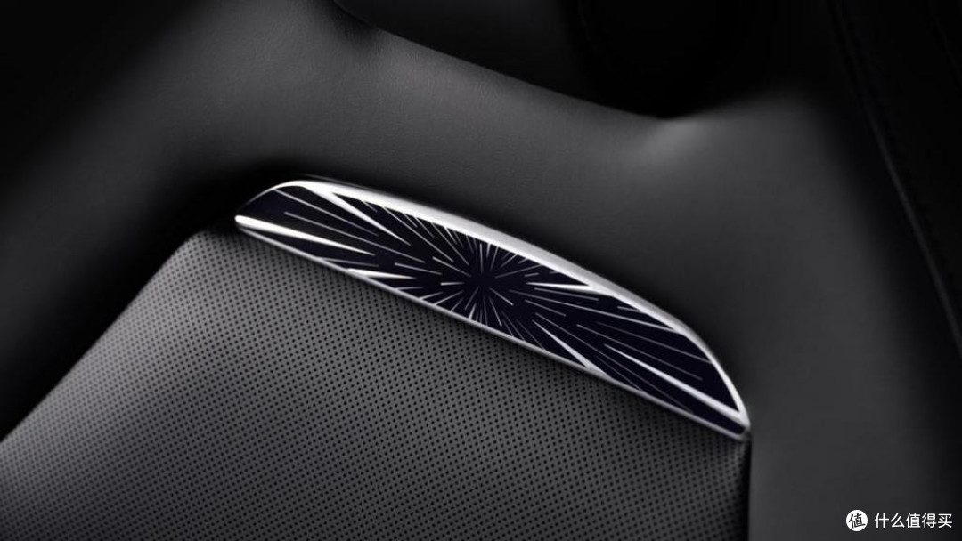 Model Y高性能版36.9万,3.5秒破百,比极氪7X贵10万值不值?